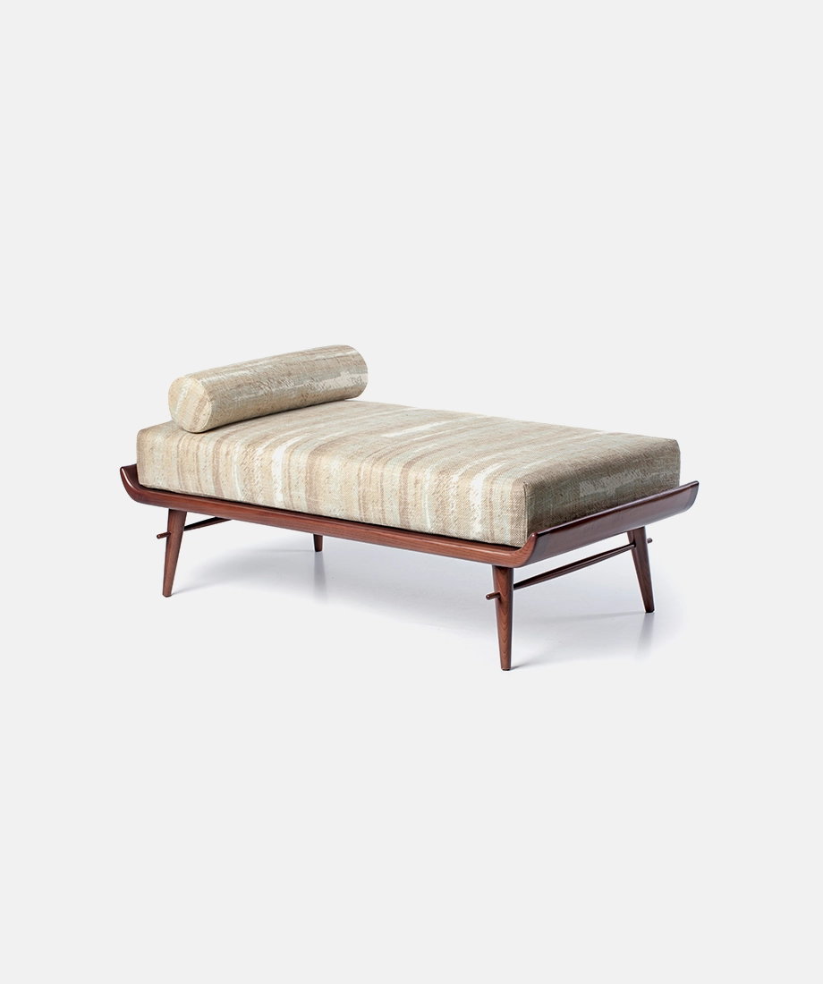 mia bench